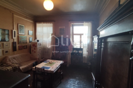 Apartment for sale, Old building, Sololaki