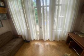Аренда, 3 Kомнатная, Старое здание, Тбилиси, saburtalo