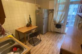 Аренда, 3 Kомнатная, Старое здание, Тбилиси, saburtalo