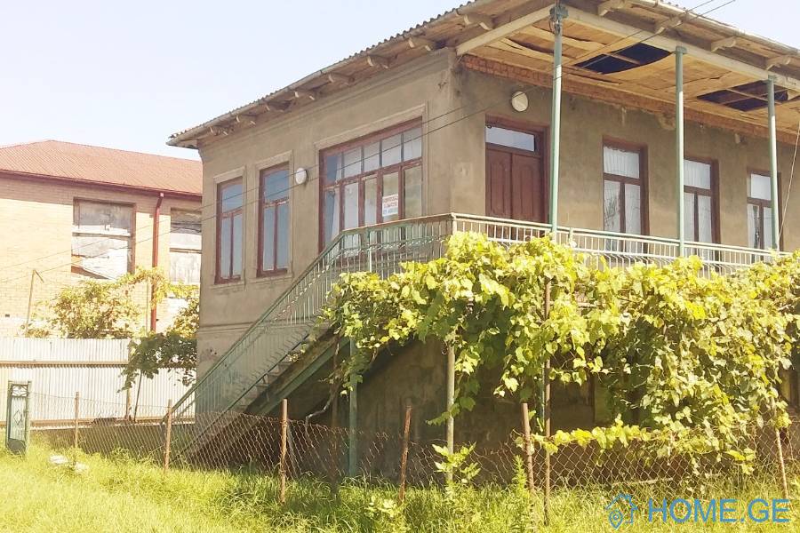 იყიდება სახლი, 5 ოთახიანი, ფოთი