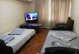 Daily Apartment Rent, 3 Room, Old building, Batumi