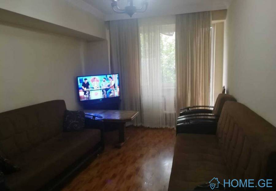 Daily Apartment Rent, 3 Room, Old building, Batumi