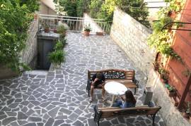 იყიდება სახლი, 11 ოთახიანი, თბილისი, ვერა