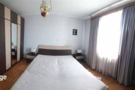 Apartment for sale, 4 Room, Old building, Tbilisi, Nutsubidze plateau