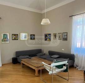 House For Rent, Tskneti