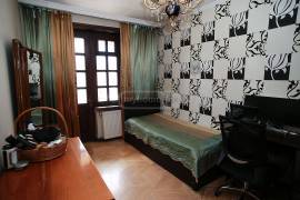 Apartment for sale, 5 Room, Old building, Tbilisi, saburtalo