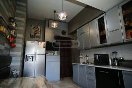 Apartment for sale, 5 Room, Old building, Tbilisi, saburtalo