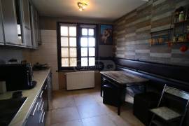 Apartment for sale, 5 Room, Old building, Tbilisi, saburtalo