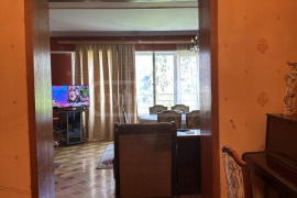 Apartment for sale, Old building, Districts of Vazha-Pshavela