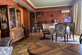 Apartment for sale, Old building, Districts of Vazha-Pshavela