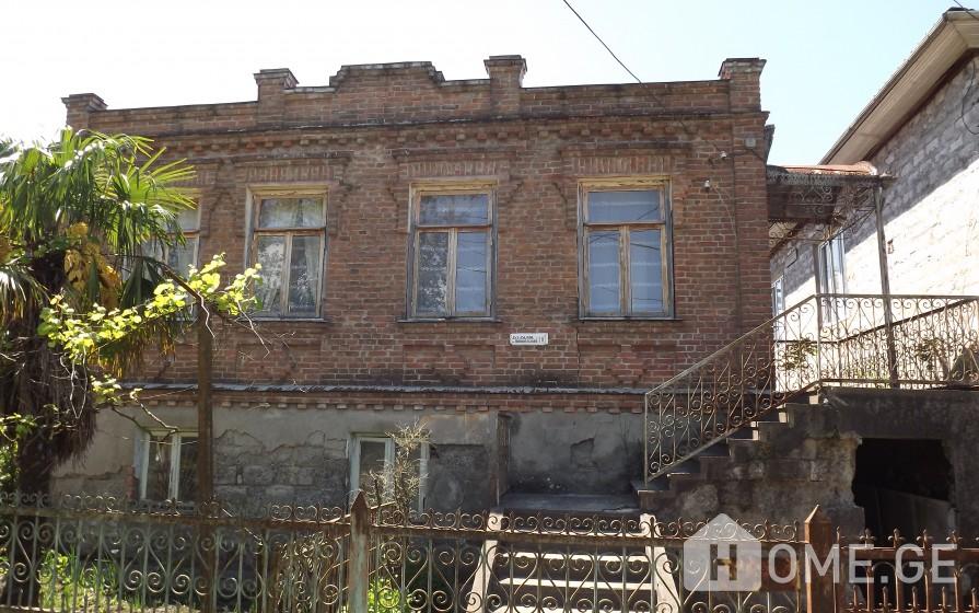 იყიდება სახლი, 5 ოთახიანი, ფოთი