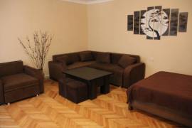 იყიდება ბინა, 3 ოთახიანი, ძველი აშენებული, თბილისი