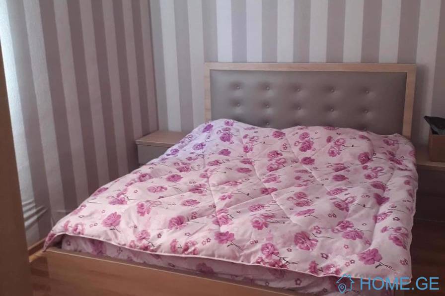 Daily Apartment Rent, Old building