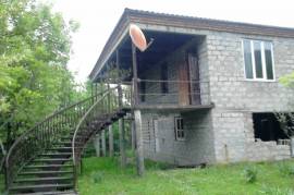 იყიდება სახლი, 5 ოთახიანი, ლანჩხუთი, ქვიანი