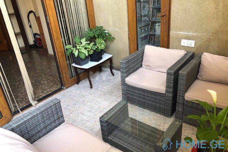 Apartment for sale, 5 Room, Old building, Batumi