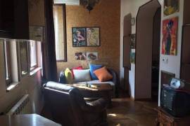 For Rent, 3 Room, Old building, Tbilisi, Mtatsminda