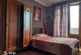 იყიდება ბინა, 4 ოთახიანი, ძველი აშენებული, თბილისი, მუხიანი