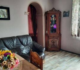 იყიდება ბინა, 4 ოთახიანი, ძველი აშენებული, თბილისი, მუხიანი