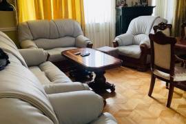ქირავდება ბინა დღიურად, 5 ოთახიანი, ძველი აშენებული, ბათუმი