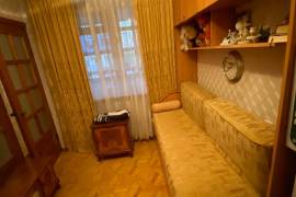Продается квартира, 4 Kомнатная, Старое здание, Тбилиси, Исани