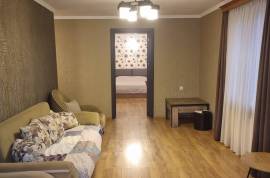 იყიდება ბინა, 3 ოთახიანი, ძველი აშენებული, თბილისი, კონიაკის დას.