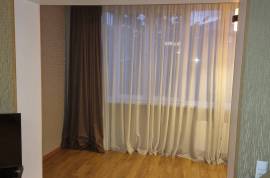 იყიდება ბინა, 3 ოთახიანი, ძველი აშენებული, თბილისი, კონიაკის დას.