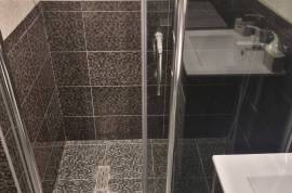 იყიდება ბინა, 3 ოთახიანი, ძველი აშენებული, თბილისი, კონიაკის დას.