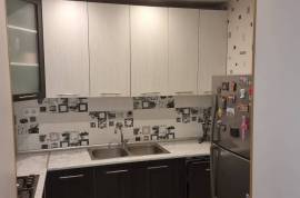 იყიდება ბინა, 3 ოთახიანი, ძველი აშენებული, თბილისი, კონიაკის დას.