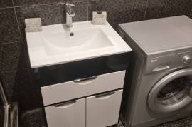 იყიდება ბინა, 3 ოთახიანი, ძველი აშენებული, თბილისი, კონიაკის დას.