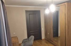 იყიდება ბინა, 3 ოთახიანი, ძველი აშენებული, თბილისი, კონიაკის დას.