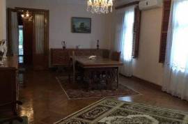 ქირავდება სახლი, 9 ოთახიანი, ზუგდიდი, ზუგდიდი