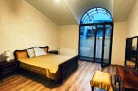 For Rent, 3 Room, Old building, Tbilisi, saburtalo