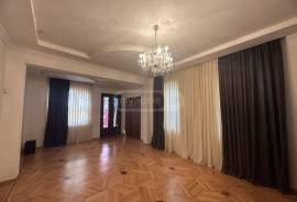 იყიდება სახლი, 8 ოთახიანი, ქუთაისი, საფიჩხია