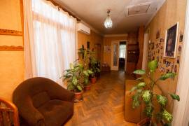 Apartment for sale, Old building, vake