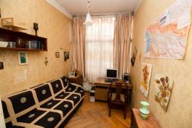 Apartment for sale, Old building, vake