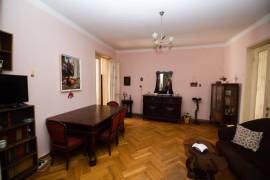 Apartment for sale, Old building, vake