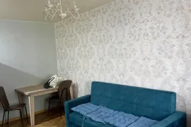 ქირავდება ბინა დღიურად, 2 ოთახიანი, ძველი აშენებული, თბილისი, საბურთალო