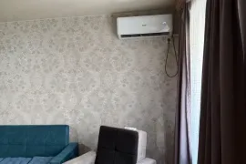 ქირავდება ბინა დღიურად, 2 ოთახიანი, ძველი აშენებული, თბილისი, საბურთალო