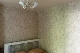 ქირავდება ბინა დღიურად, 2 ოთახიანი, ძველი აშენებული, თბილისი, საბურთალო