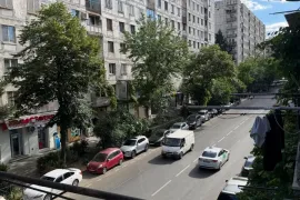 ქირავდება ბინა დღიურად, 2 ოთახიანი, ძველი აშენებული, თბილისი, საბურთალო