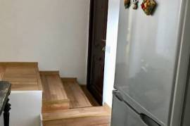Продается квартира, 2 Kомнатная, Старое здание, Тбилиси, Сололаки
