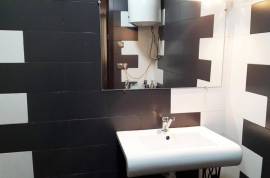 Daily Apartment Rent, 4 Room, Old building, Batumi, Tchaobi