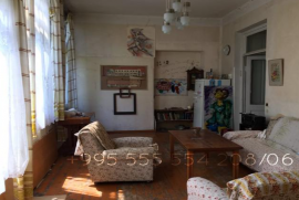 Продается квартира, 4 Kомнатная, Старое здание, Тбилиси, Вера