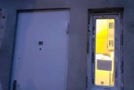 Продается квартира, Старое здание, Чугурети
