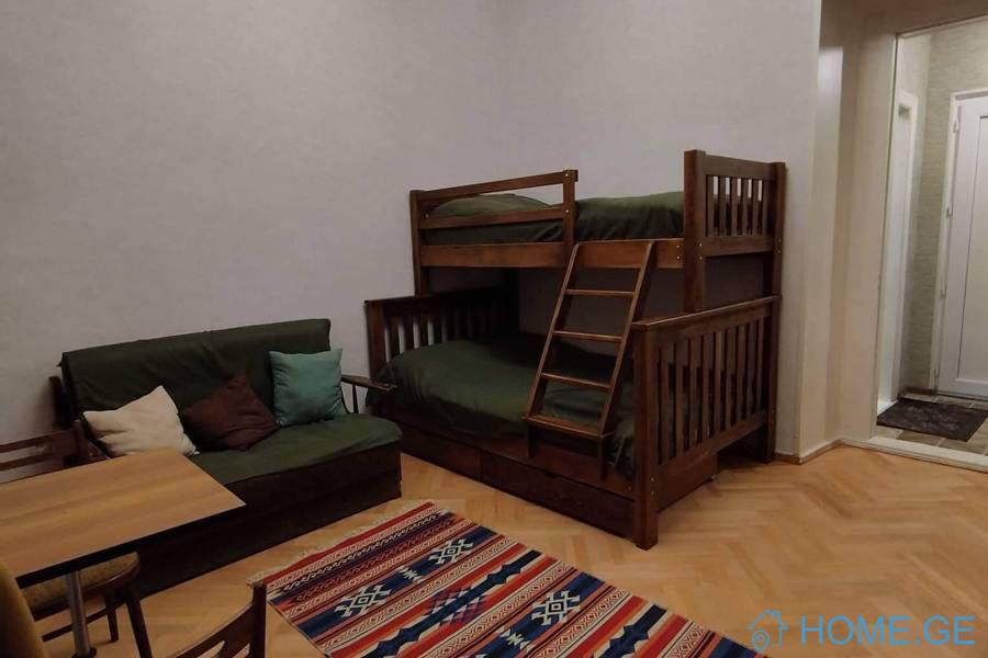 ქირავდება ბინა, ძველი აშენებული, სოლოლაკი