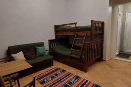 ქირავდება ბინა, ძველი აშენებული, სოლოლაკი