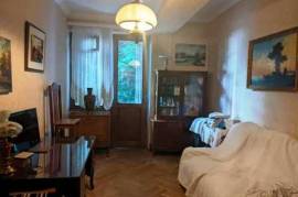 Apartment for sale, 4 Room, Old building, Tbilisi, vake