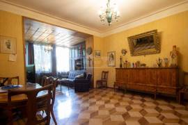 Apartment for sale, Old building, Mtatsminda