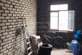 Apartment for sale, Old building, Krtsanisi