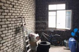 Продается квартира, 6 Kомнатная, Старое здание, Тбилиси, Крцаниси